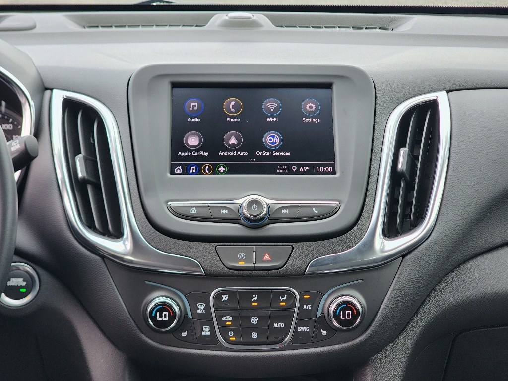 2024 Chevrolet Equinox LT photo 3