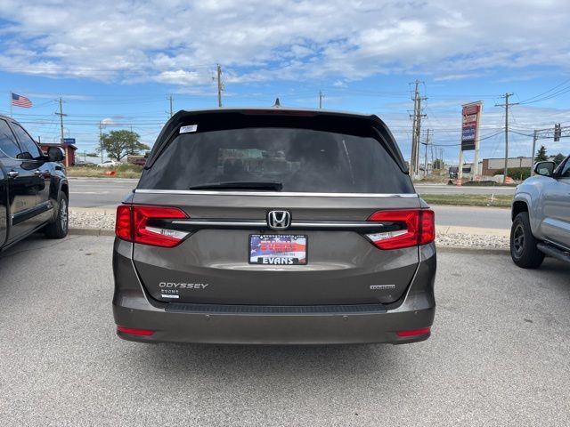 2022 Honda Odyssey Touring photo 4