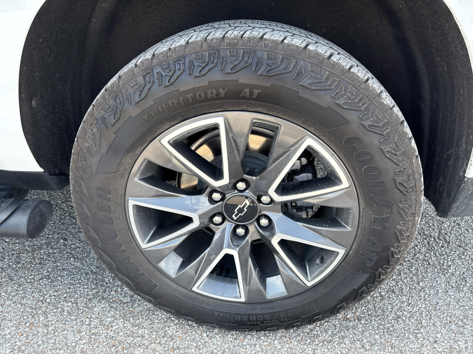 2024 Chevrolet Suburban Z71 photo 40