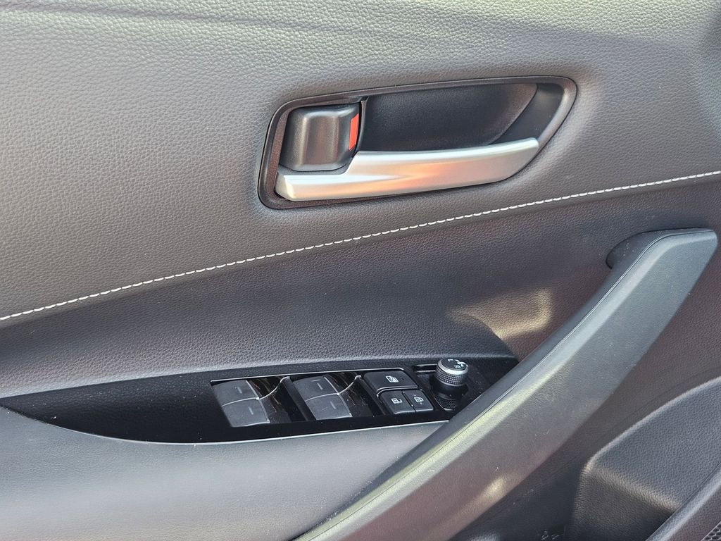 2021 Toyota Corolla SE Nightshade Edition photo 11