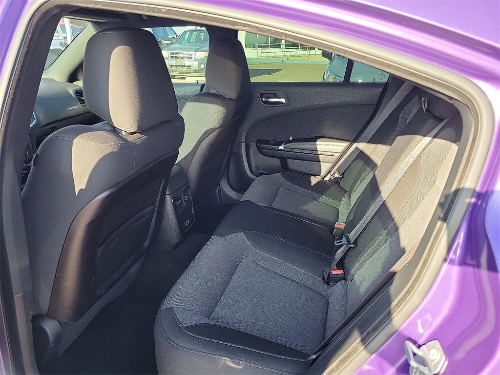 2019 Dodge Charger SXT photo 16