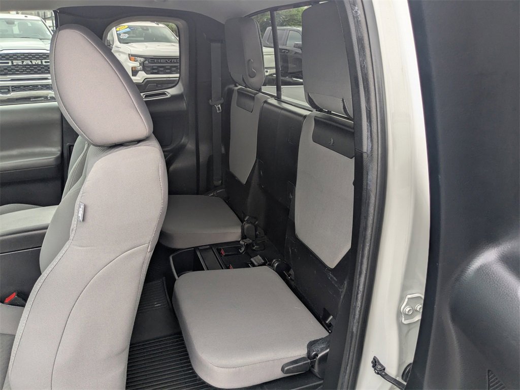 2022 Toyota Tacoma SR V6 photo 10