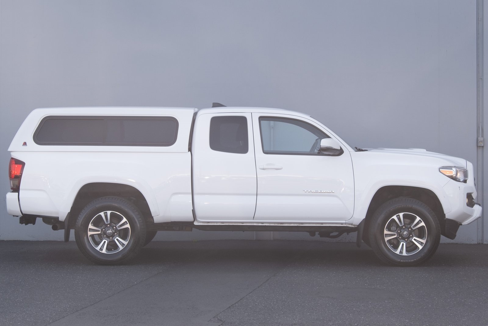 2019 Toyota Tacoma SR5 photo 19