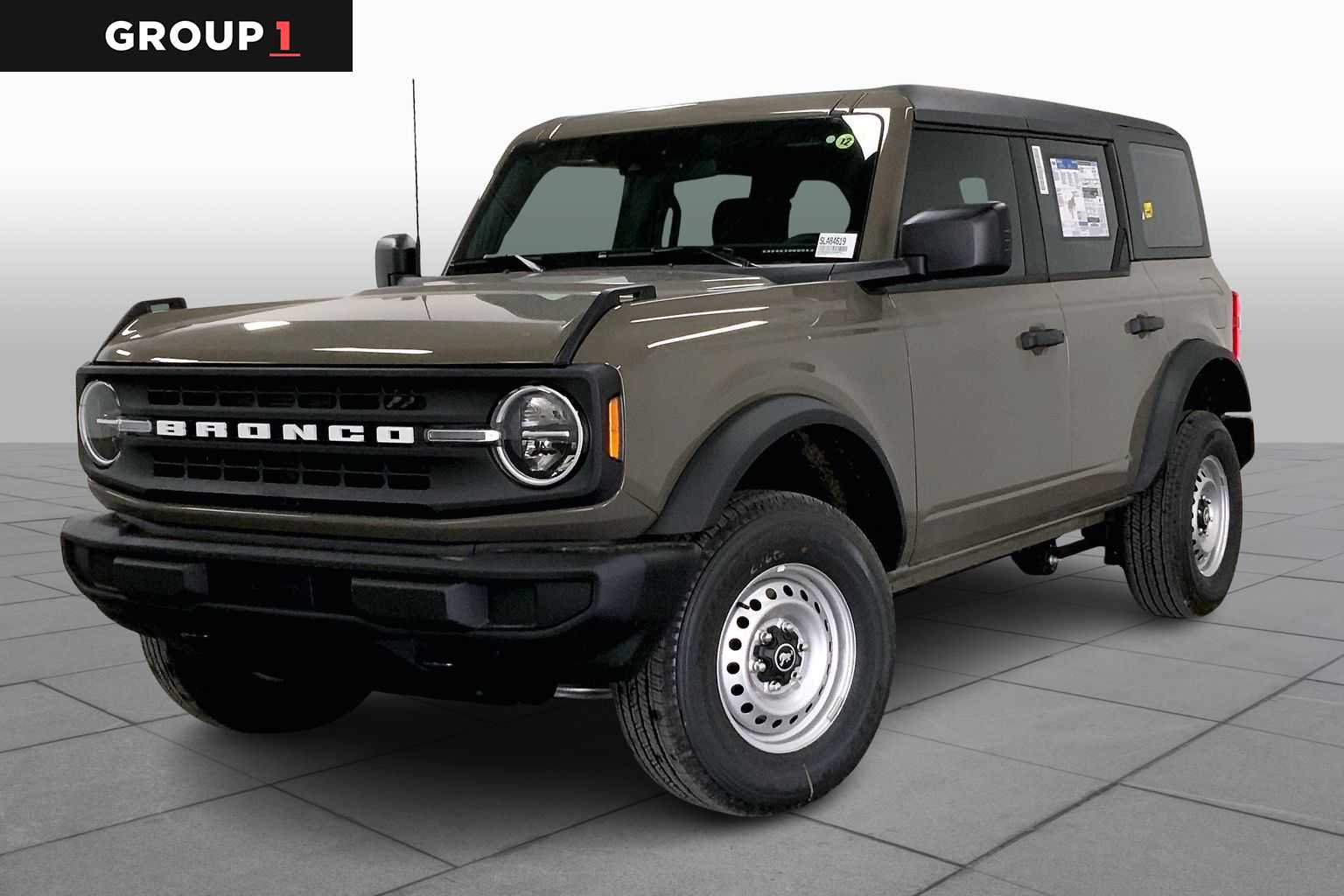 2025 Ford Bronco 4-Door Base's photo