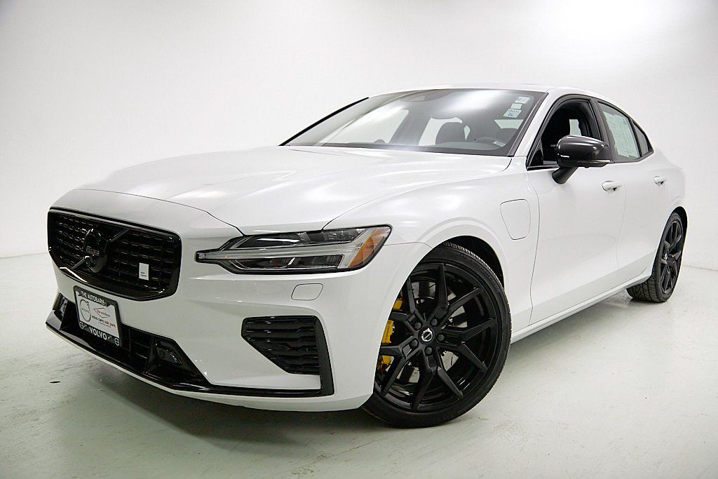 2022 VOLVO S60 - Image 1