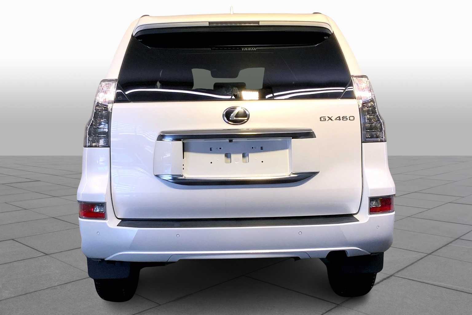 2021 Lexus GX 460 Premium photo 3
