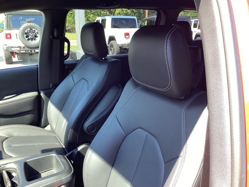 2025 Chrysler Pacifica photo 20