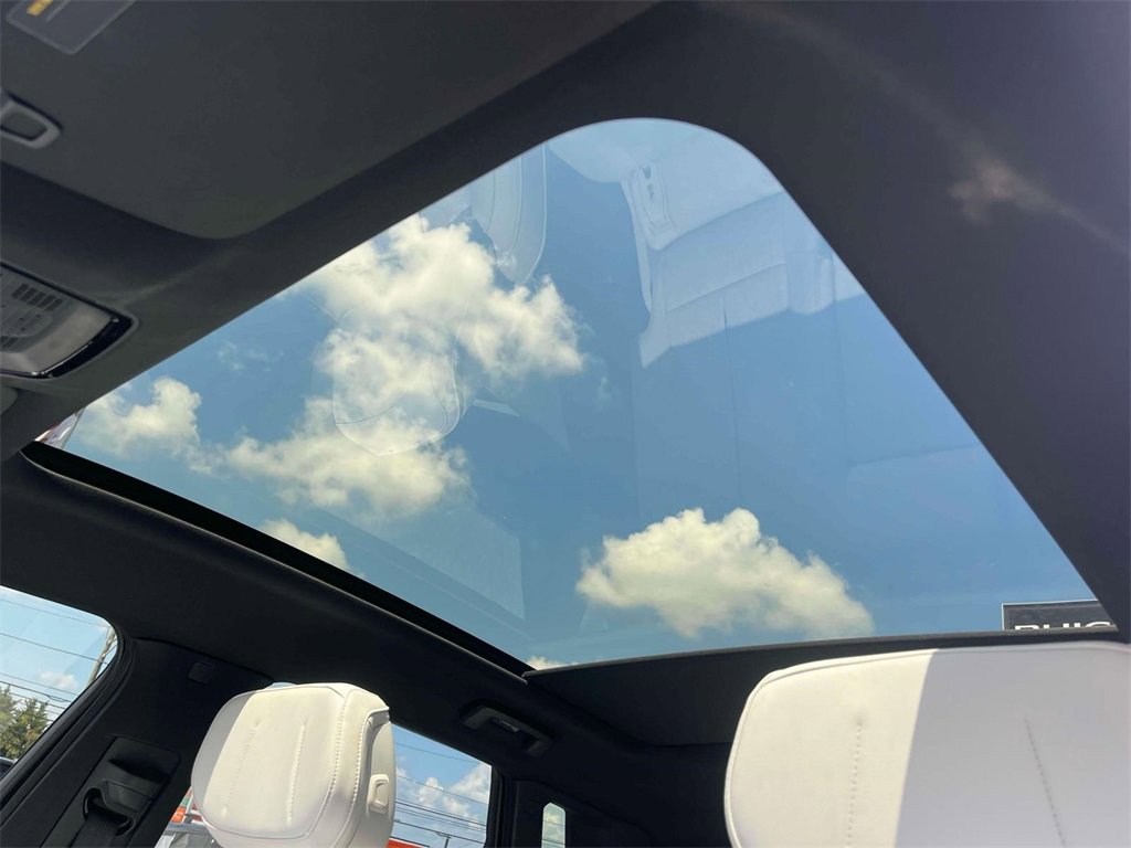 2024 Cadillac Lyriq Luxury photo 28