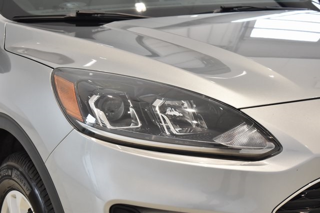 2022 Ford Escape SE photo 2