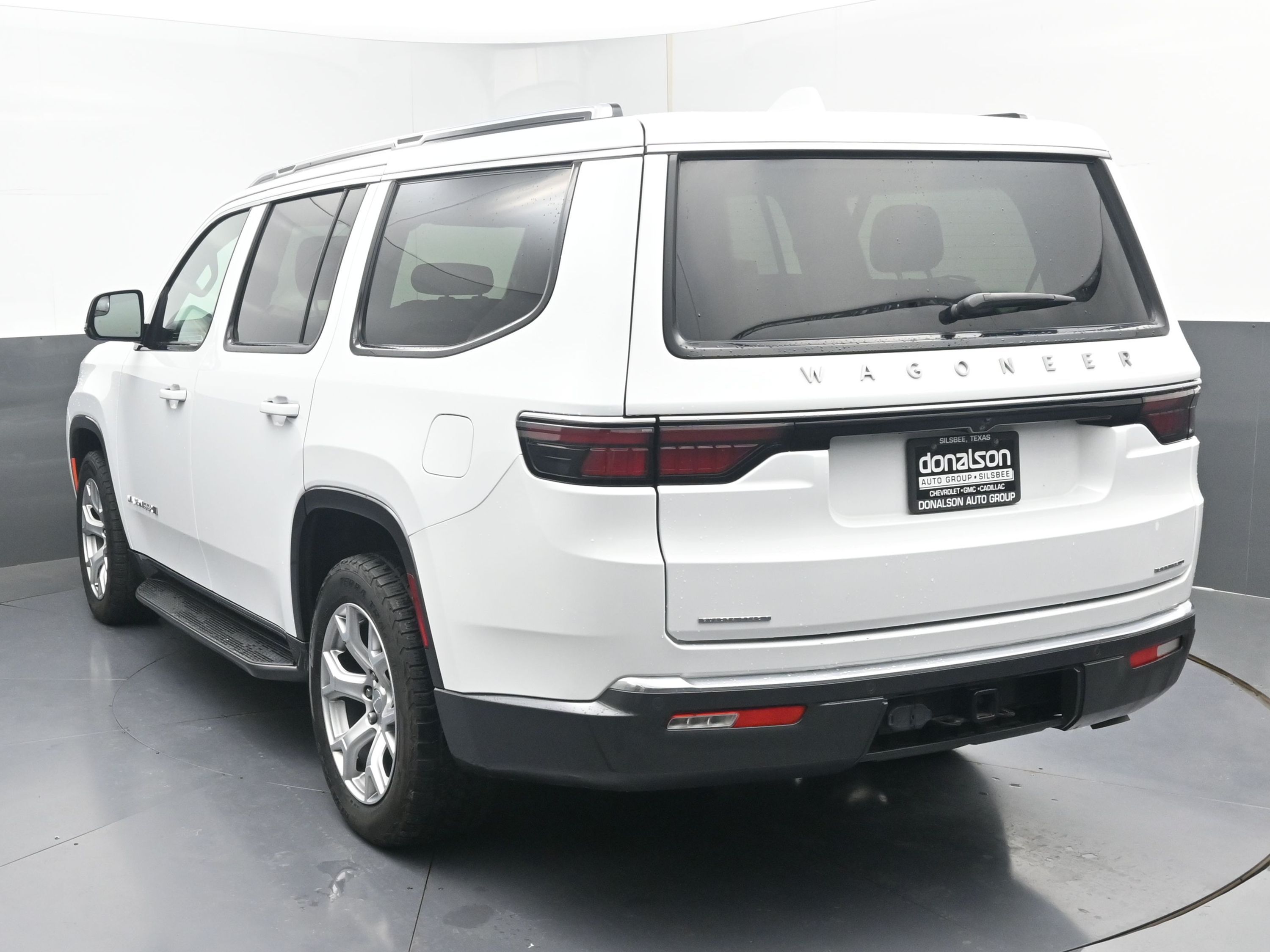 2022 Jeep Wagoneer Series II photo 3