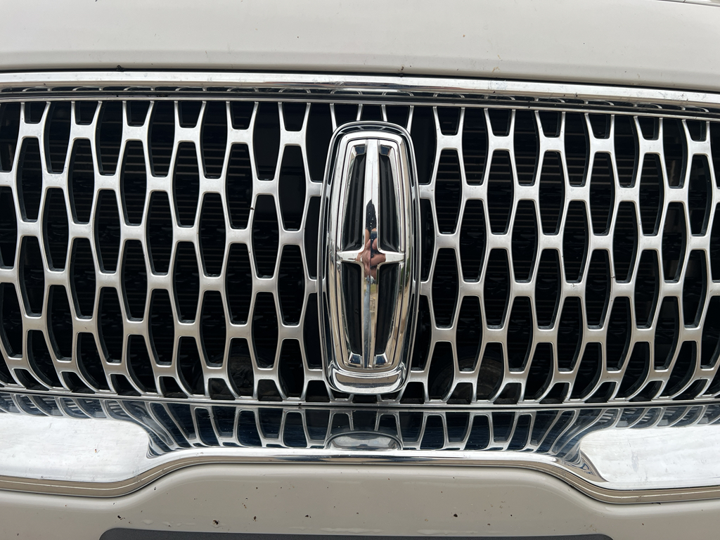 2019 Lincoln Nautilus Reserve photo 11
