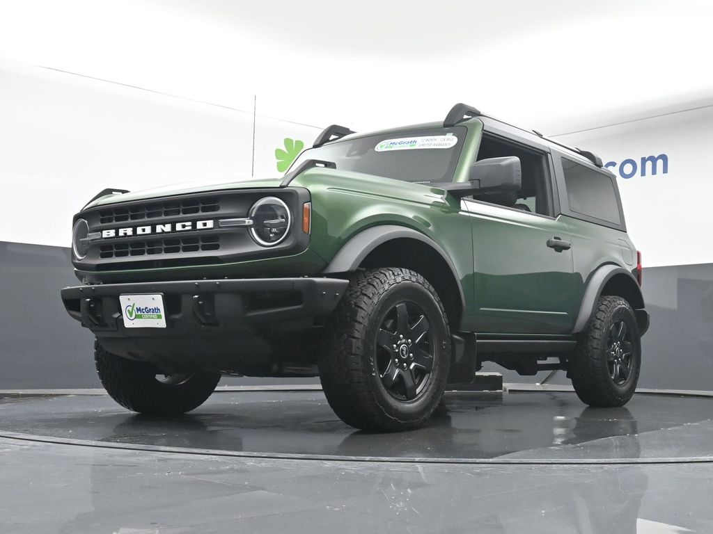 2024 Ford Bronco Black Diamond photo 2