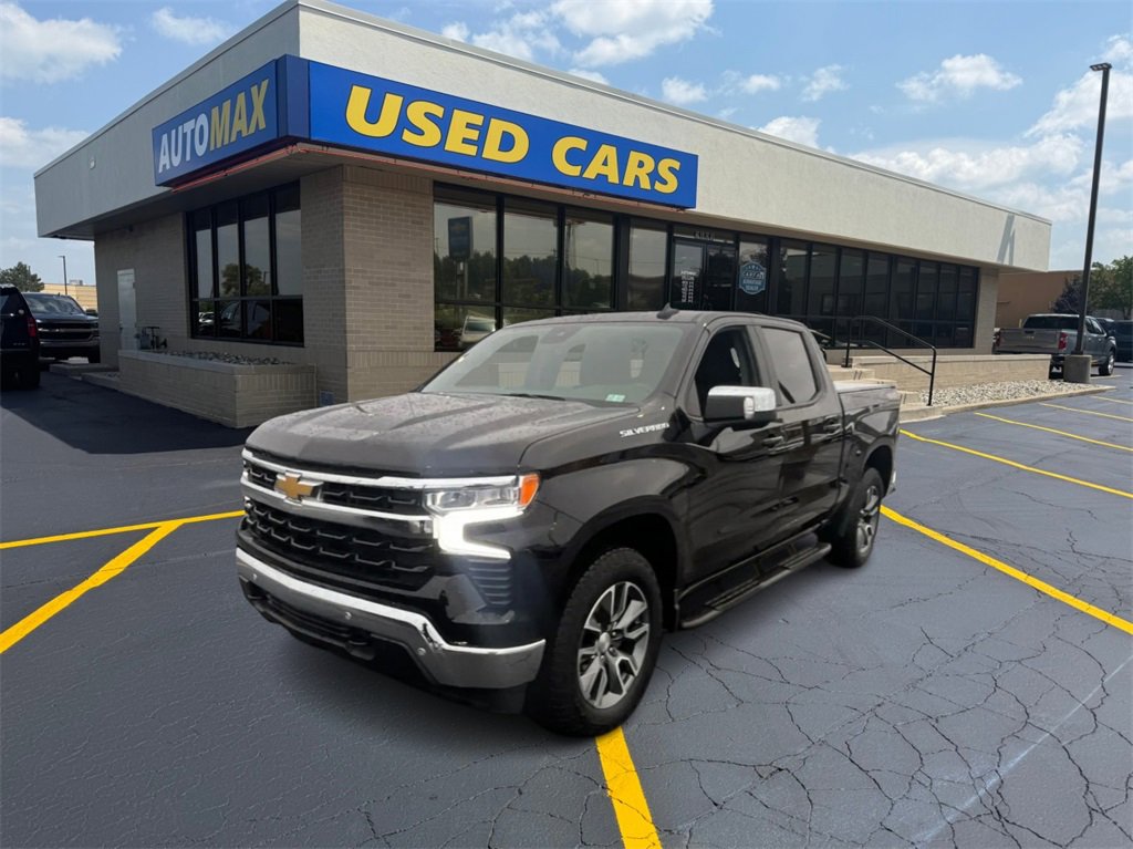 2024 Chevrolet Silverado 1500 LT's photo