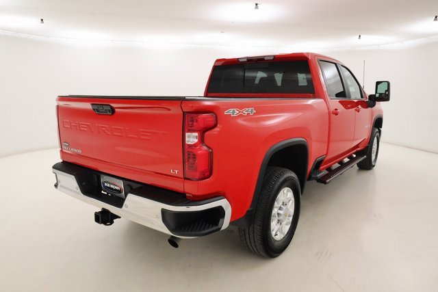 2024 Chevrolet Silverado 2500HD LT photo 2