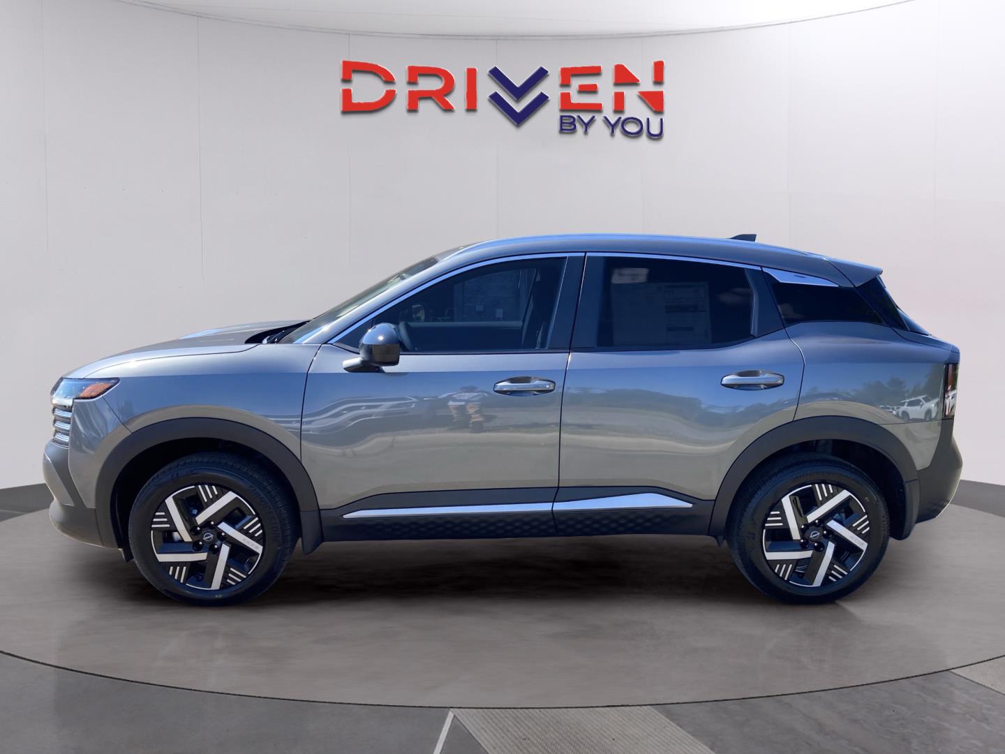 2026 Nissan Kicks SV photo 2