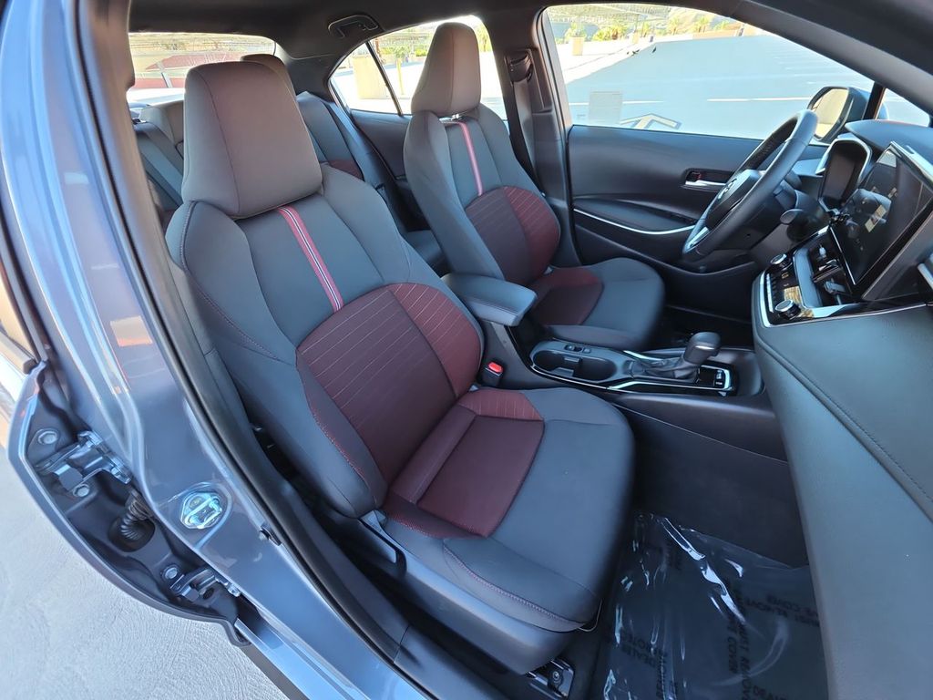 2025 Toyota Corolla SE photo 29