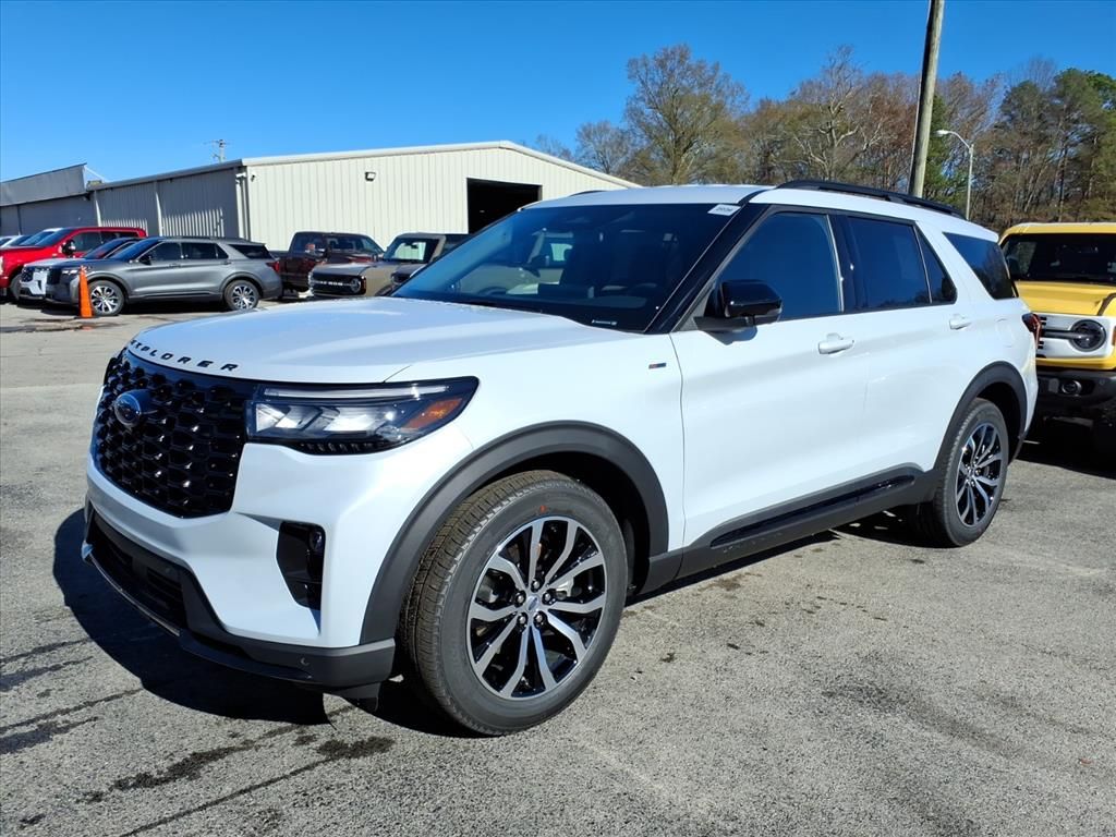 2026 Ford Explorer ST-LINE's photo