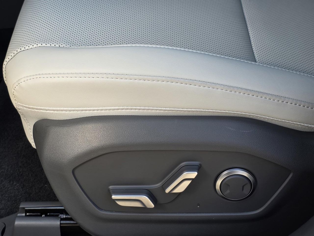 2026 Hyundai Santa Fe SEL photo 23