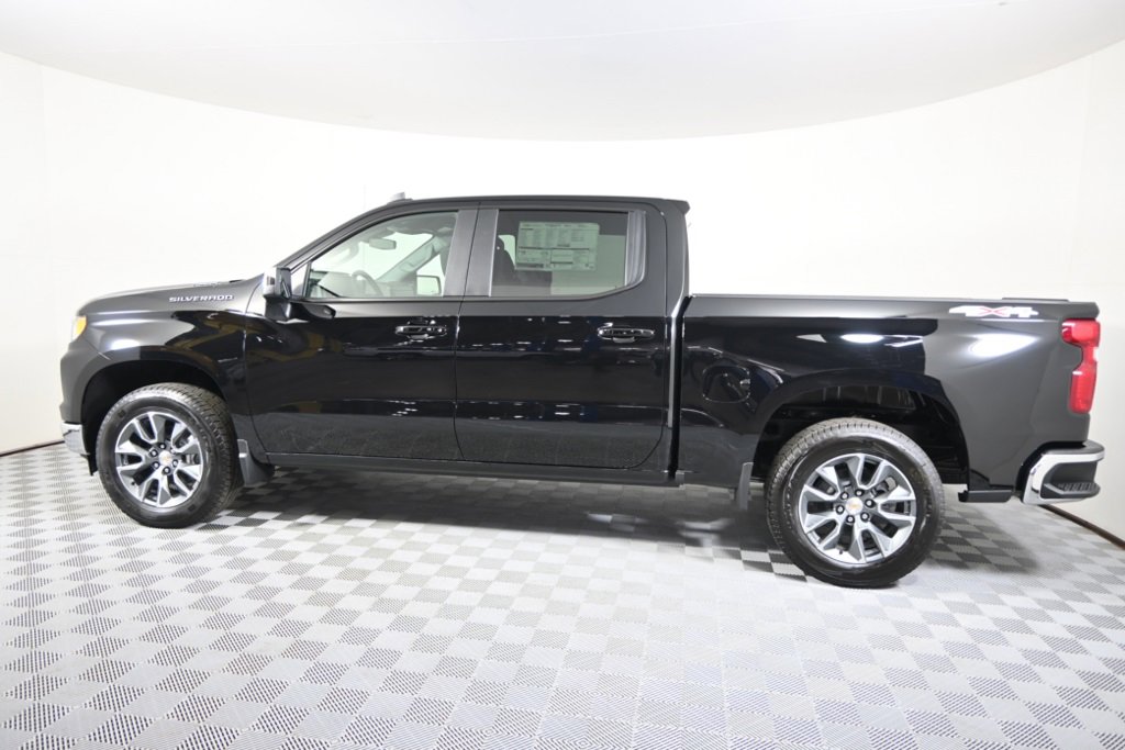 2026 Chevrolet Silverado 1500 LT photo 3