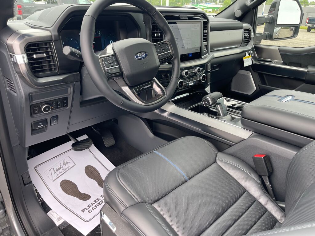 2025 Ford F-150 Platinum photo 6