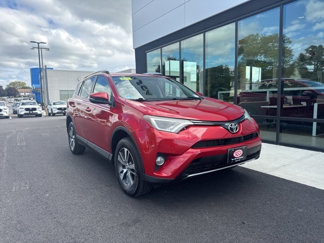 2016 Toyota RAV4 XLE's photo