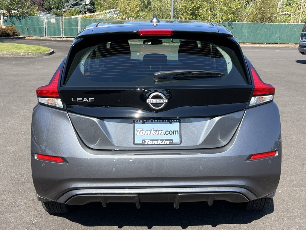 2024 Nissan Leaf S photo 6