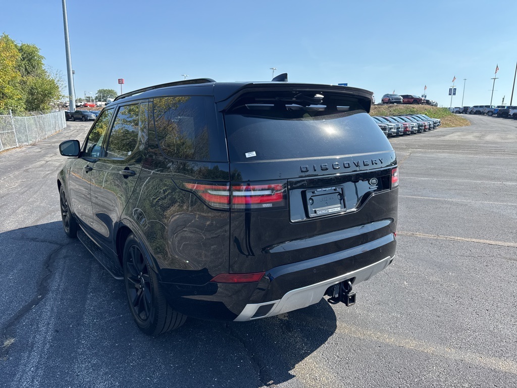 2020 Land Rover Discovery Landmark photo 11