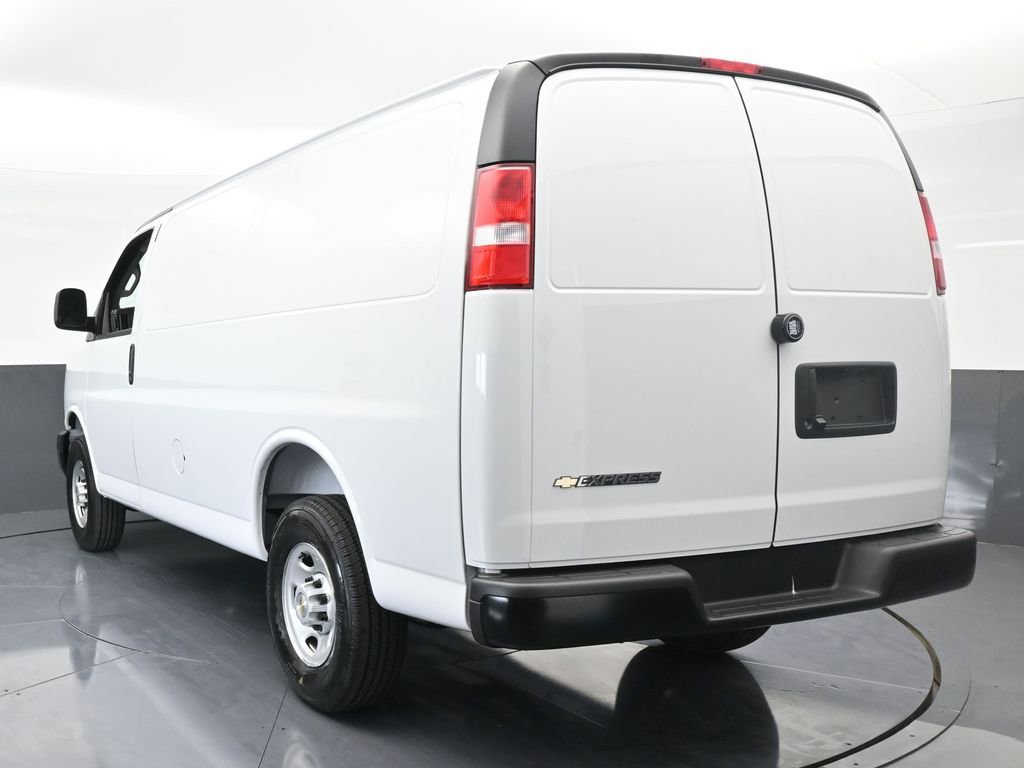 2025 Chevrolet Express Cargo Van photo 4