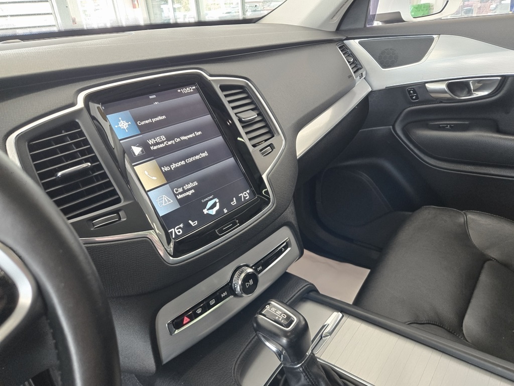 2016 Volvo XC90 T5 Momentum photo 23