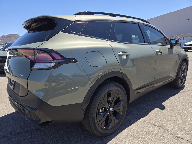 2025 Kia Sportage Plug-In Hybrid X-Line photo 3