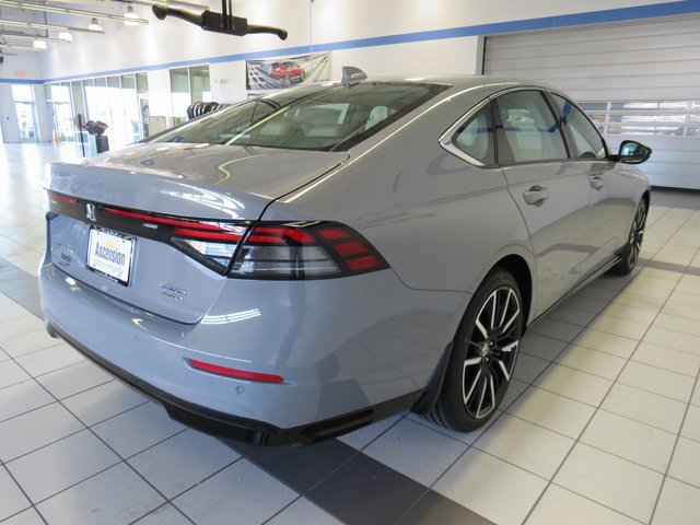 2025 Honda Accord Hybrid Touring photo 2