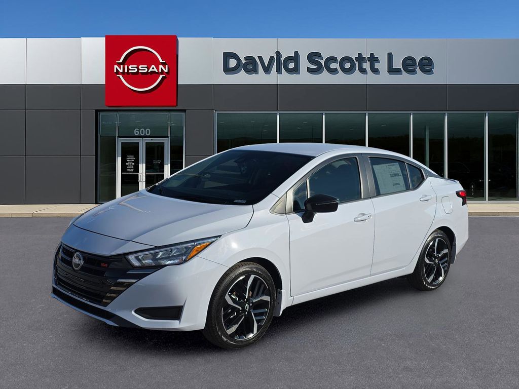 2025 Nissan Versa Sedan SR's photo