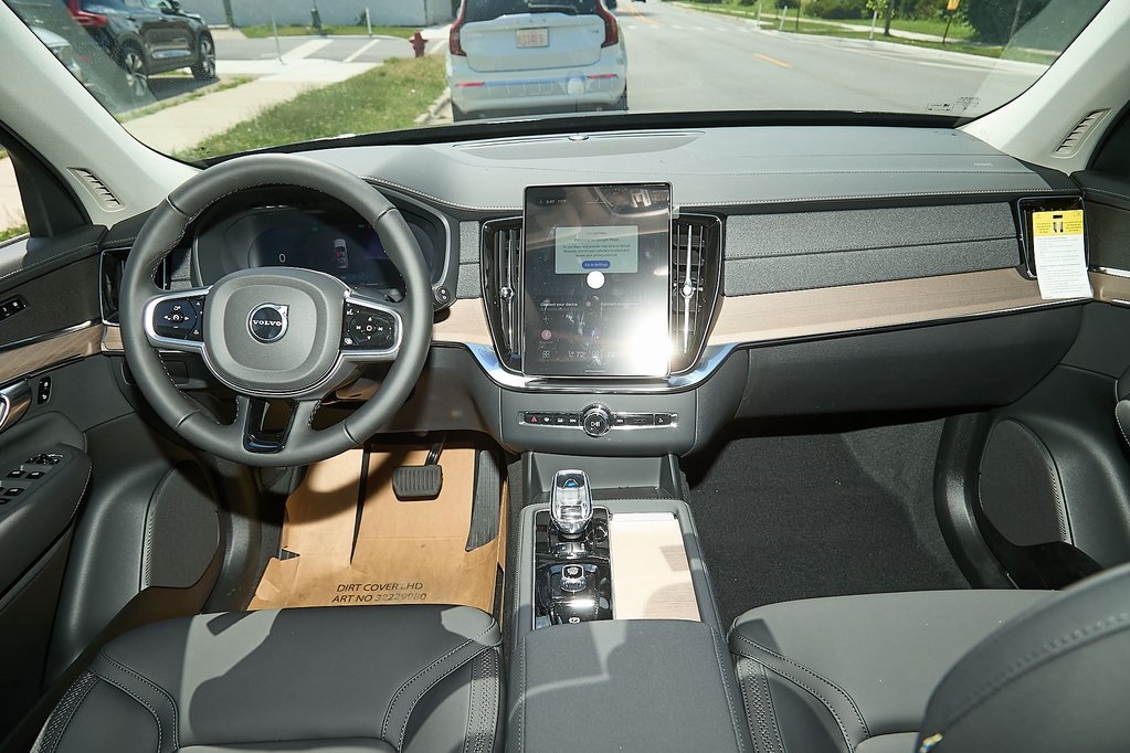 2025 VOLVO XC90 - Image 23