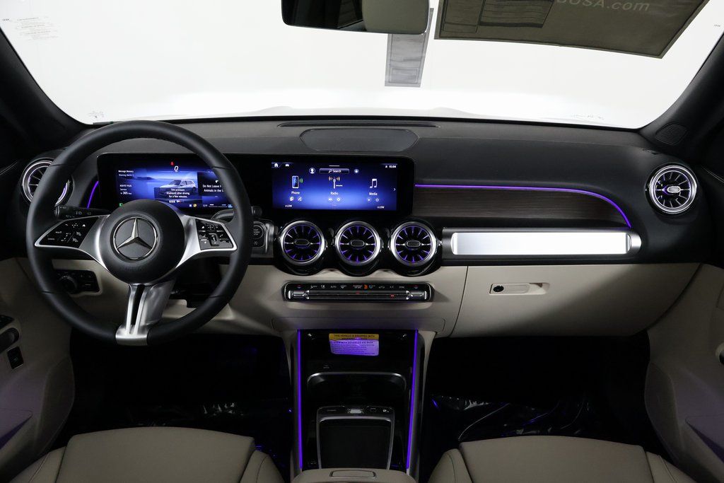2026 Mercedes Benz GLB 250 photo 4