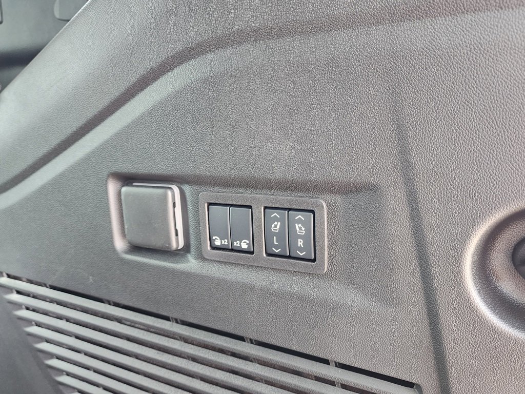 2025 Gmc Yukon photo 52