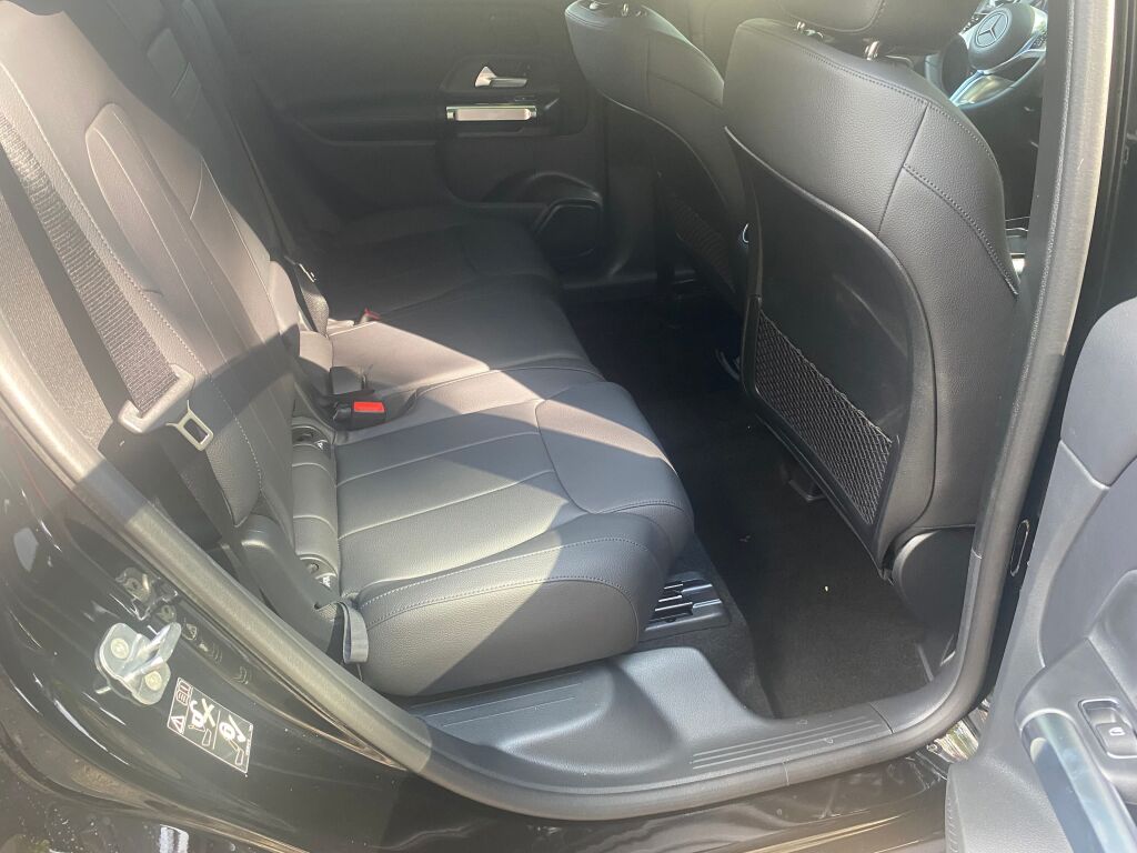 2026 Mercedes Benz GLB 250 4MATIC photo 18