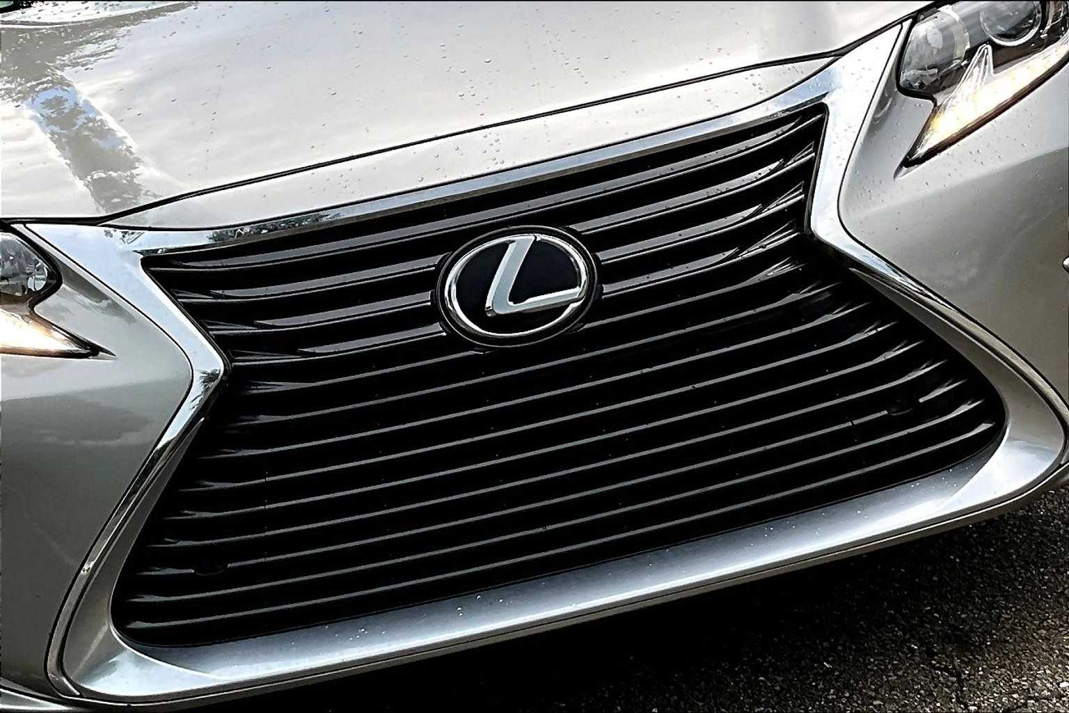 2017 Lexus ES 350 photo 29