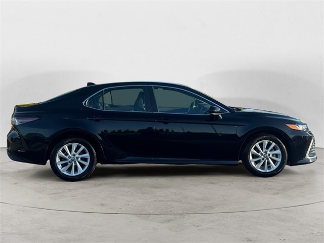 2023 Toyota Camry LE photo 6