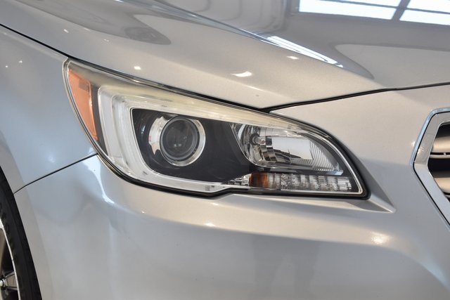 2017 Subaru Legacy 3.6R Limited photo 2