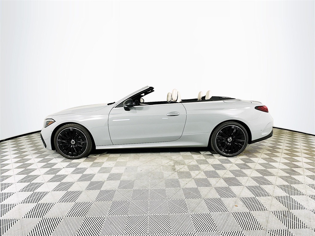 2026 Mercedes Benz CLE 300 4MATIC Cabriolet photo 4