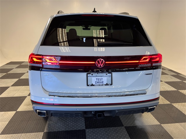 2025 Volkswagen Atlas Peak Edition SE photo 4