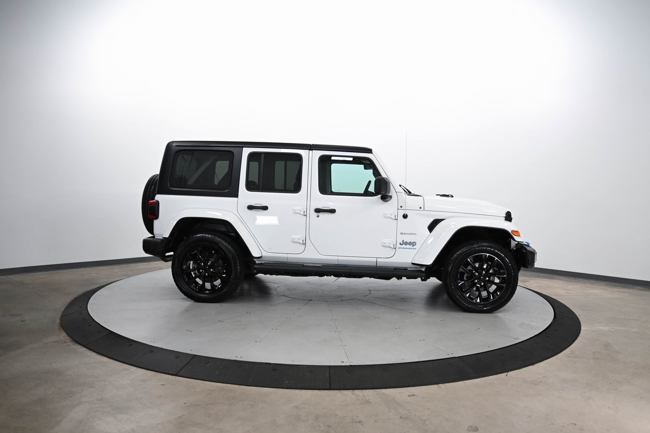 2023 Jeep Wrangler Sahara 4xe photo 4