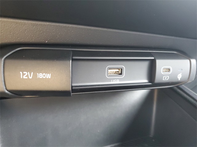 2025 Kia Niro Plug-In Hybrid SX photo 30