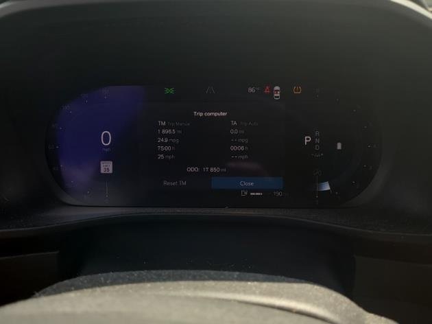 2024 Volvo XC40 Plus photo 4
