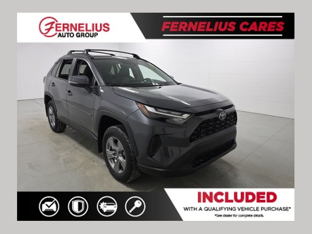 2025 Toyota RAV4 XLE's photo