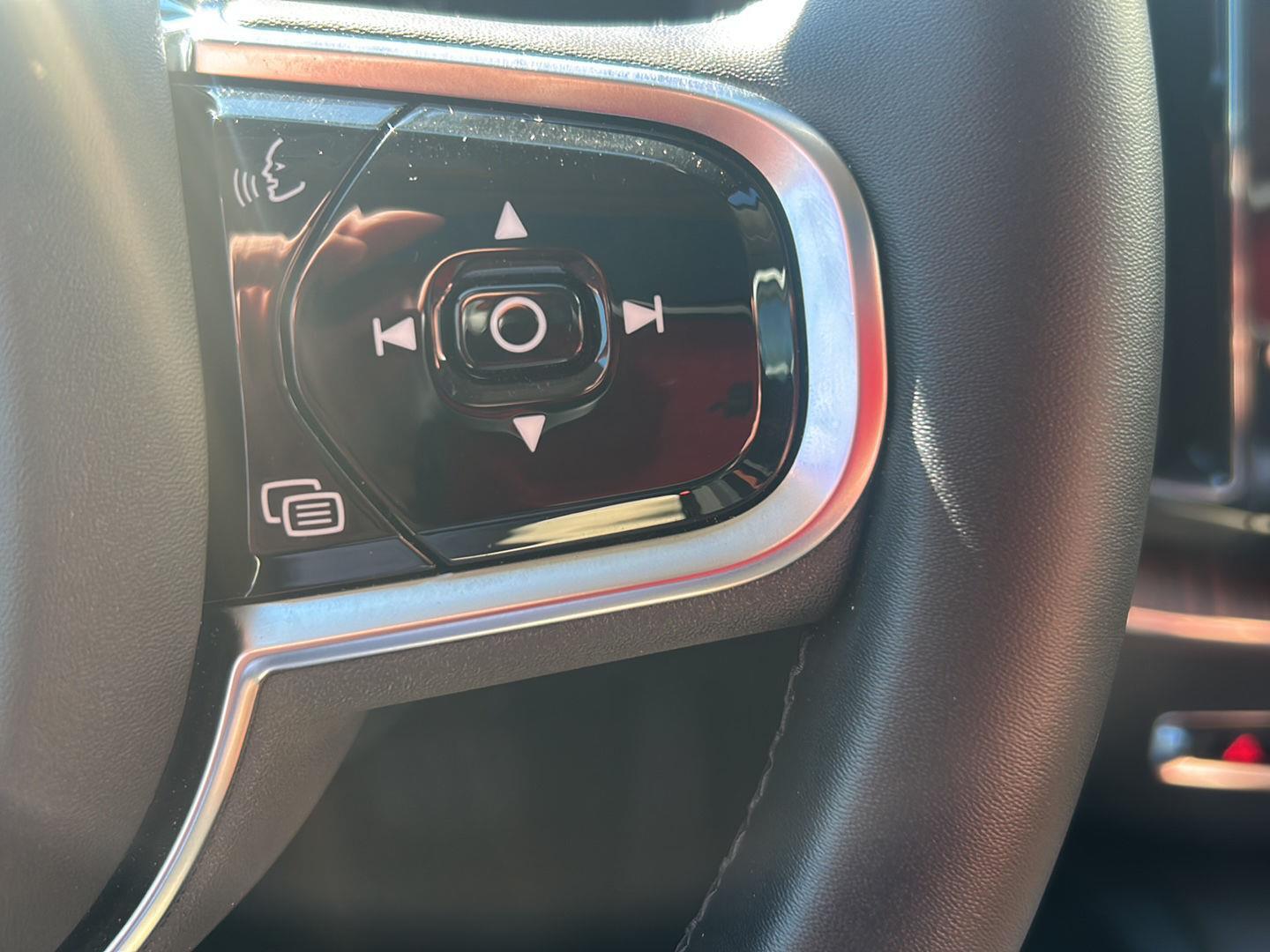 2024 Volvo XC60 Plus photo 15
