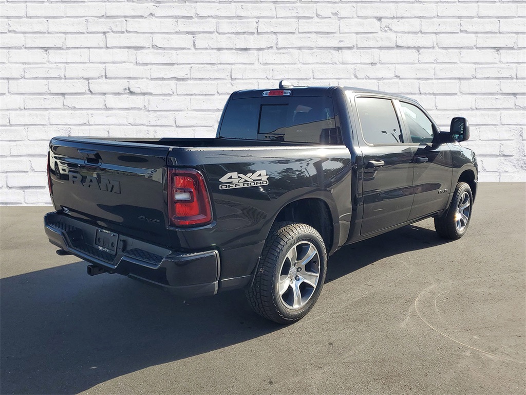 2025 Ram 1500 Tradesman photo 2