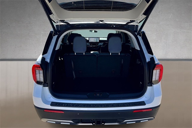 2026 Ford Explorer photo 2