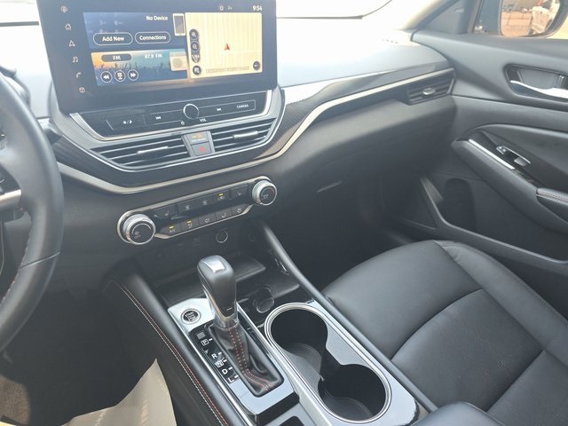2024 Nissan Altima 2.5 SR photo 10