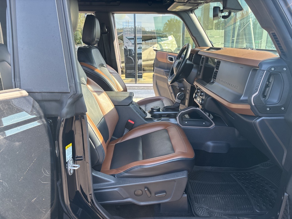 2024 Ford Bronco Outer Banks photo 9